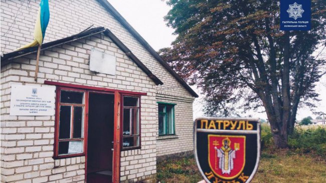 Нетверезі виборці, діти та сором`язливий залицяльник: волинські копи поділилися враженнями від перебування на дільницях. ФОТО