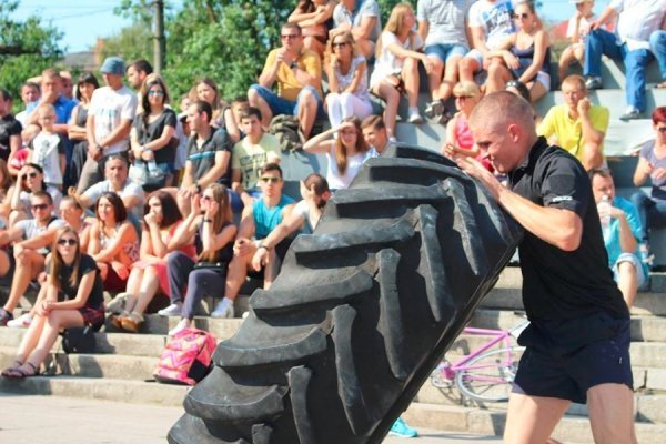 Луцькі патрульні взяли участь у змаганнях з кросфіту. ФОТО