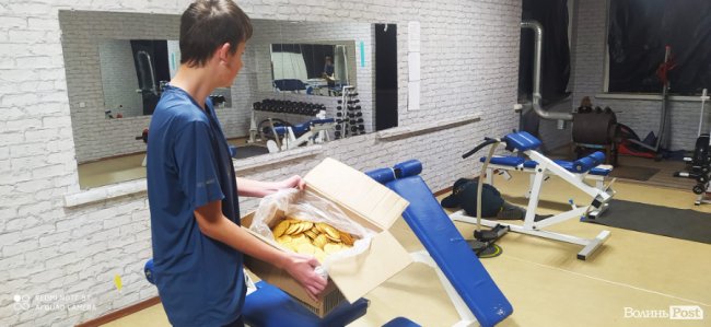 Журналіст відкрив спортзал у селищі за 6 кілометрів від Росії, аби врятувати газету від закриття