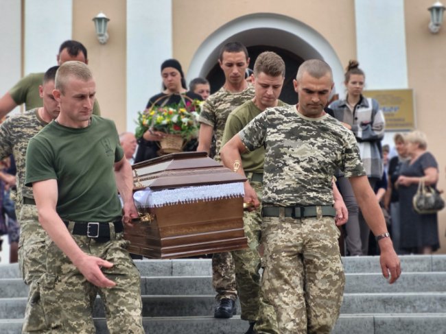 У Ковелі попрощалися з військовими, які загинули в ДТП. ФОТО