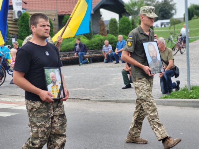 У Ковелі попрощалися з військовими, які загинули в ДТП. ФОТО