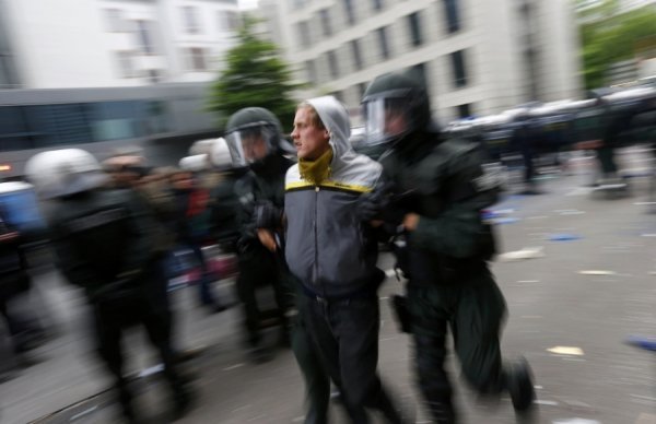 Масові заворушення в Туреччині: двоє людей загинули, тисячу затримали. ФОТО