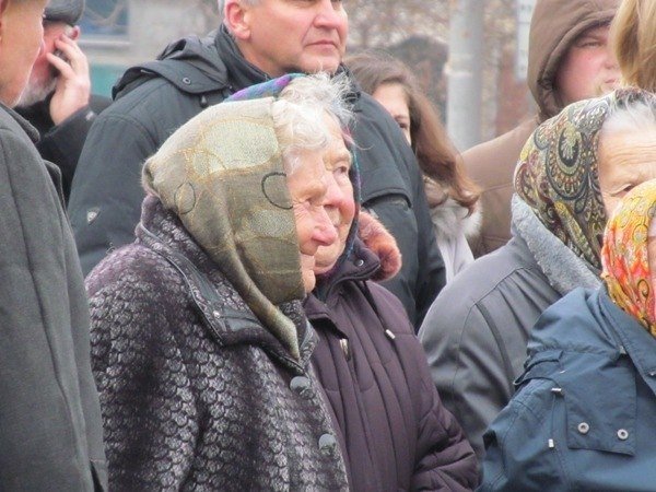 У Луцьку поклали квіти до пам’ятника першому Президенту України. ФОТО