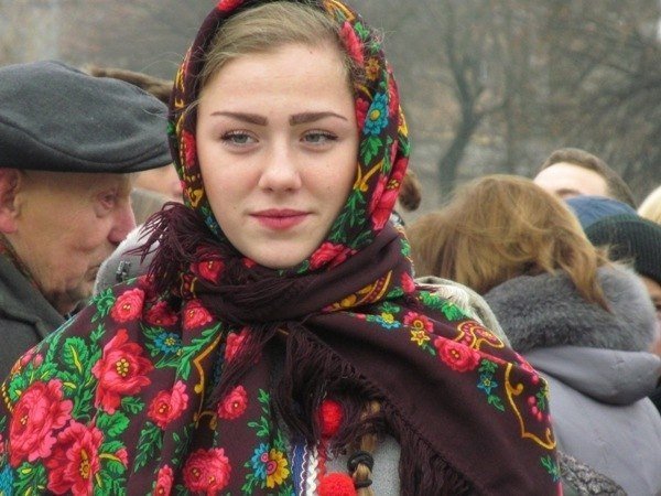 У Луцьку поклали квіти до пам’ятника першому Президенту України. ФОТО