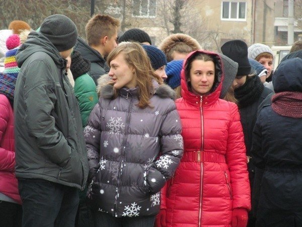 У Луцьку поклали квіти до пам’ятника першому Президенту України. ФОТО