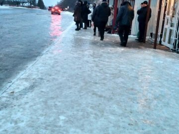 Волинський Facebook «захопила» ожеледиця