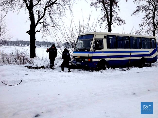 На Волині пасажирський автобус  злетів з дороги. ФОТО
