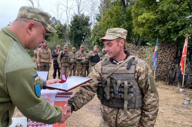 Танкістів волинської бригади на передовій нагородили державними відзнаками. ФОТО