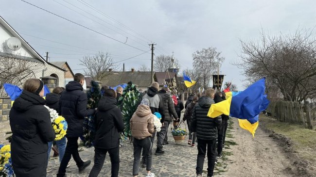 В громаді на Волині попрощалися з загиблим бійцем Тарасом Соколом