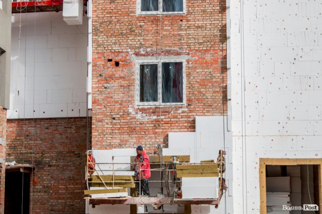 Ростуть, мов на дріжджах: як у ЖК «Caramel Residence» будують «карамельні» багатоповерхівки. ФОТО*