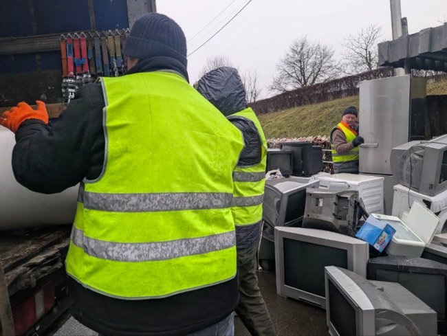 Лучани здали на утилізацію майже 3 тонни побутової техніки. ФОТО