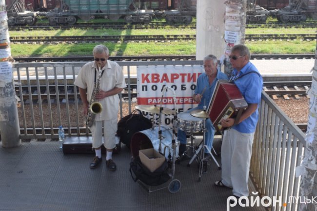 Вуличні музики Луцька: хто вони і звідки