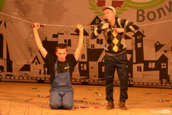 «Горохівський весільний лімузин, щоб розвернутися, їде в Луцьк», ‒ кавеенщики. ФОТО