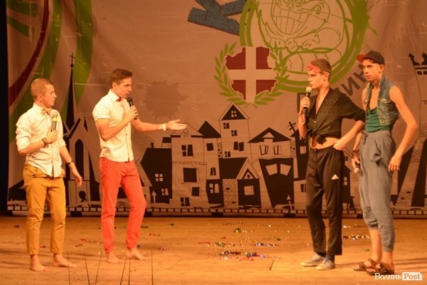 «Горохівський весільний лімузин, щоб розвернутися, їде в Луцьк», ‒ кавеенщики. ФОТО