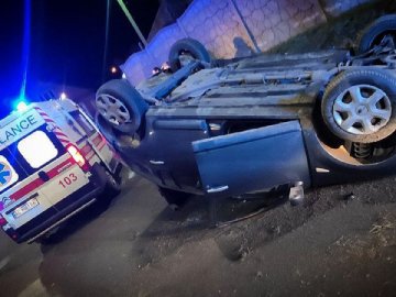 Водій був п'яний: повідомили деталі аварії у Луцьку, у якій автівка перекинулась на дах