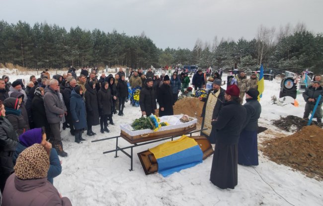 На Маневиччині попрощалися із Героєм Сергієм Медведюком 