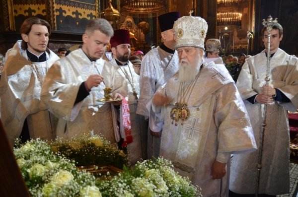У храмах розпочалися різдвяні богослужіння. ФОТО