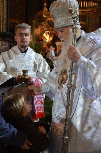 У храмах розпочалися різдвяні богослужіння. ФОТО