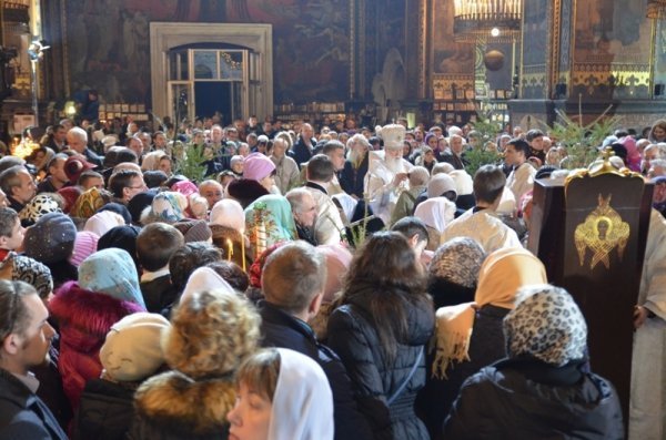 У храмах розпочалися різдвяні богослужіння. ФОТО