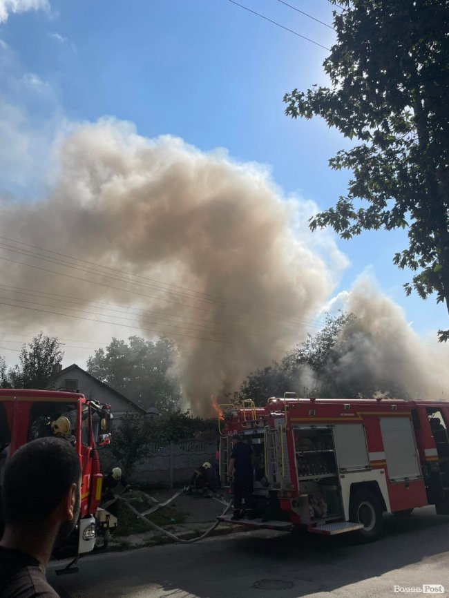 У Луцьку на вулиці Декабристів – пожежа. ФОТО