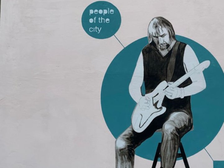 На новому муралі у Луцьку зобразили лідера гурту King Size