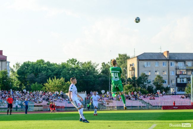 «Волинь» – «Карпати»: великий фотозвіт із нашумілого матчу