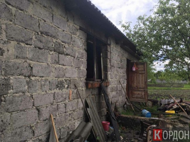 У місті на Волині через електроприлади загорілась літня кухня. ФОТО