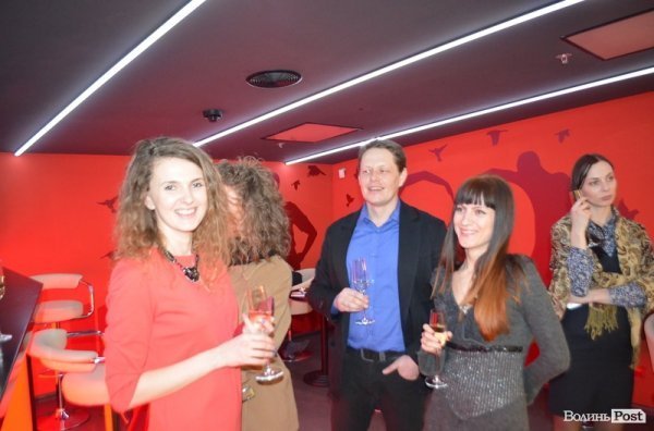 «Попелюшка»: у Луцьку показали старі казки в новому форматі. ФОТО