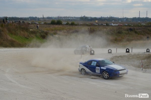 Під Луцьком змагалися автогонщики. ФОТО