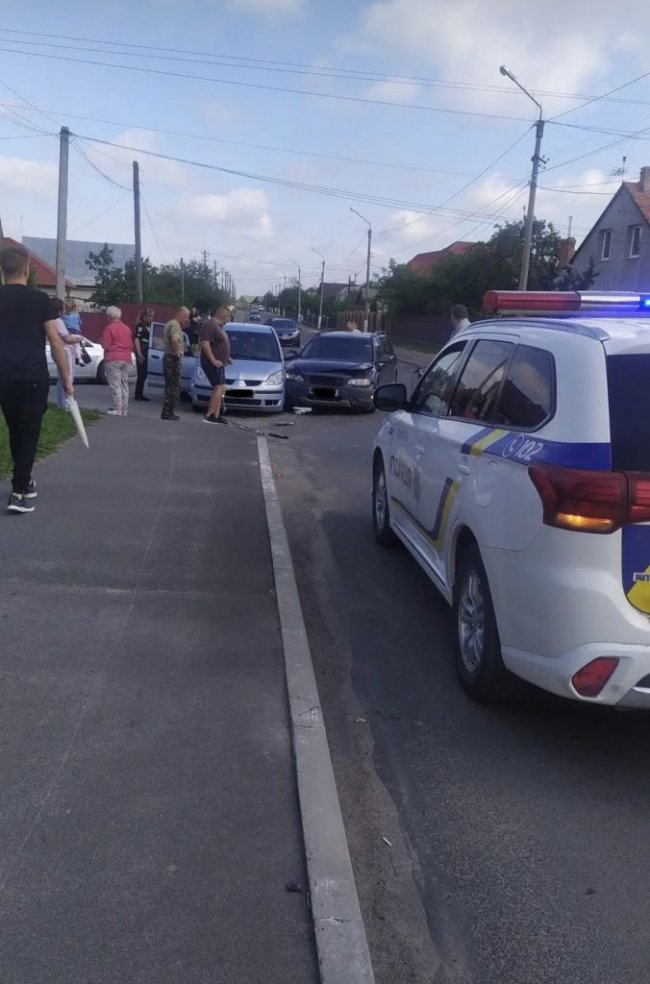 На Волині зіткнулися дві автівки. ФОТО