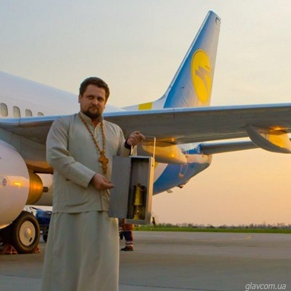 Як зустрічали Благодатний вогонь в Україні. ФОТО. ВІДЕО