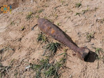 Під час рівняння дороги на Волині знайшли міну