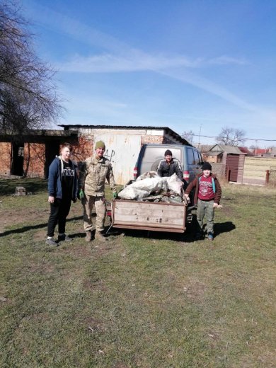 У Нововолинську рибалки прибрали територію водосховища