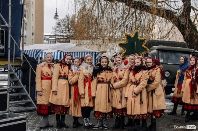 У центрі Луцька – різдвяний фестиваль. ФОТОРЕПОРТАЖ
