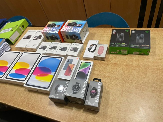 Через «Устилуг» водій автобуса намагався незаконно провезти планшети, телефони, смартгодинники 