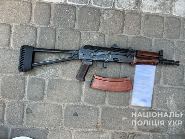 Наркотичні смаколики: подружжя з Луцького району замасковували психотропи в кондитерські вироби