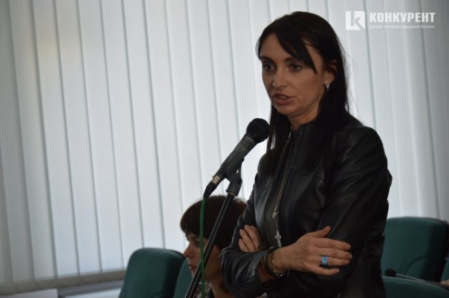 «Політичний тиск»: у луцького «Променя» забрали парковку 