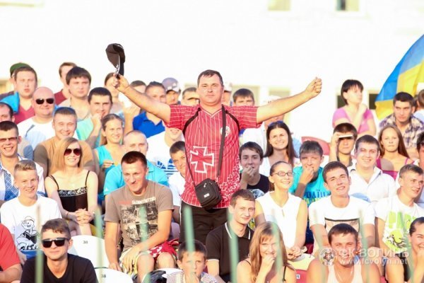 Марш фанів «За єдність України» у Луцьку. ФОТО