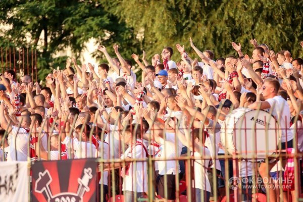 Марш фанів «За єдність України» у Луцьку. ФОТО