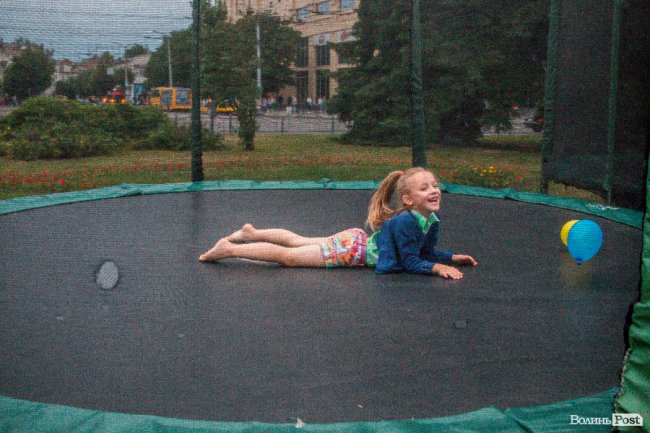 Яскраво, повітряно, незабутньо: фінальний день фестивалю «Aerosfera» у Луцьку. ФОТО