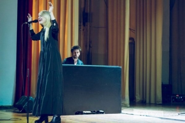 Театр і захоплива монодрама: виступ «Vivienne Mort» у Луцьку