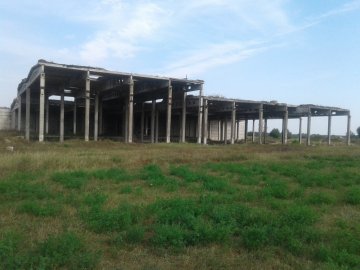 На Волині виставили на аукціон недобудований завод. ФОТО