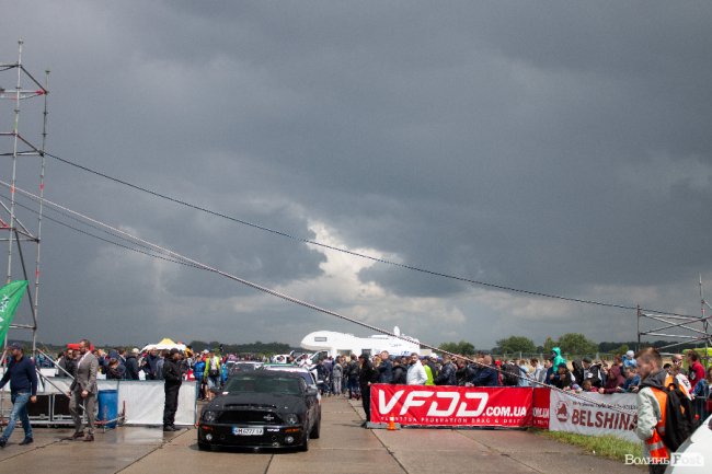 У Луцьку відбулися видовищні авто- і мотогонки. ФОТОРЕПОРТАЖ
