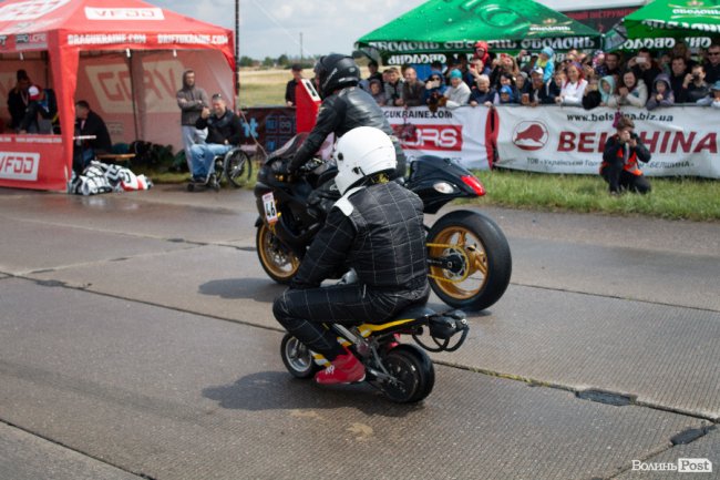 У Луцьку відбулися видовищні авто- і мотогонки. ФОТОРЕПОРТАЖ