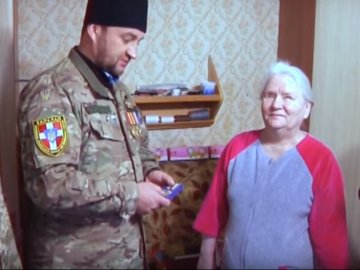 Незрячій луцькій в’язальниці вручили «Орден матері бійця АТО»