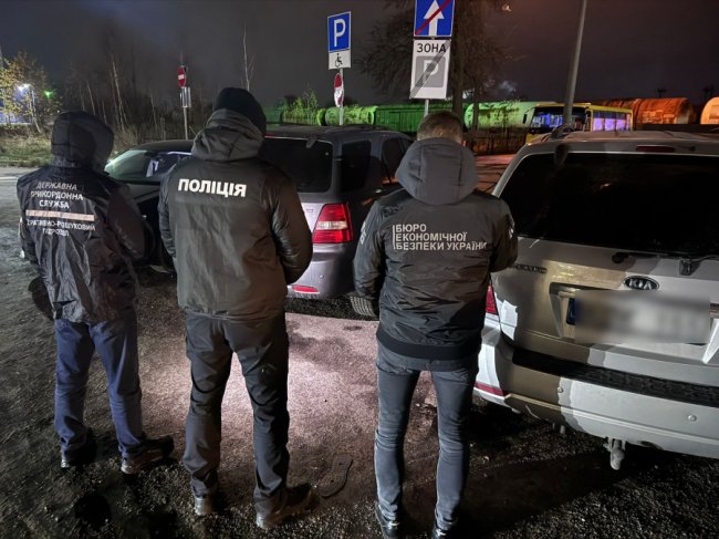 Ввозили під виглядом допомоги ЗСУ: на Волині викрили схему контрабанди авто