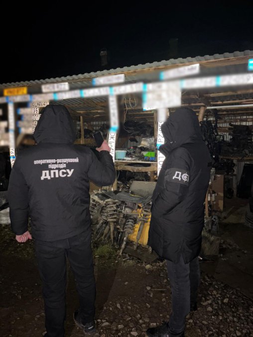 Ввозили під виглядом допомоги ЗСУ: на Волині викрили схему контрабанди авто
