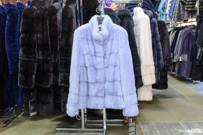 У магазині шкіри та хутра «Steel» у центрі Луцька пропонують шалені знижки*