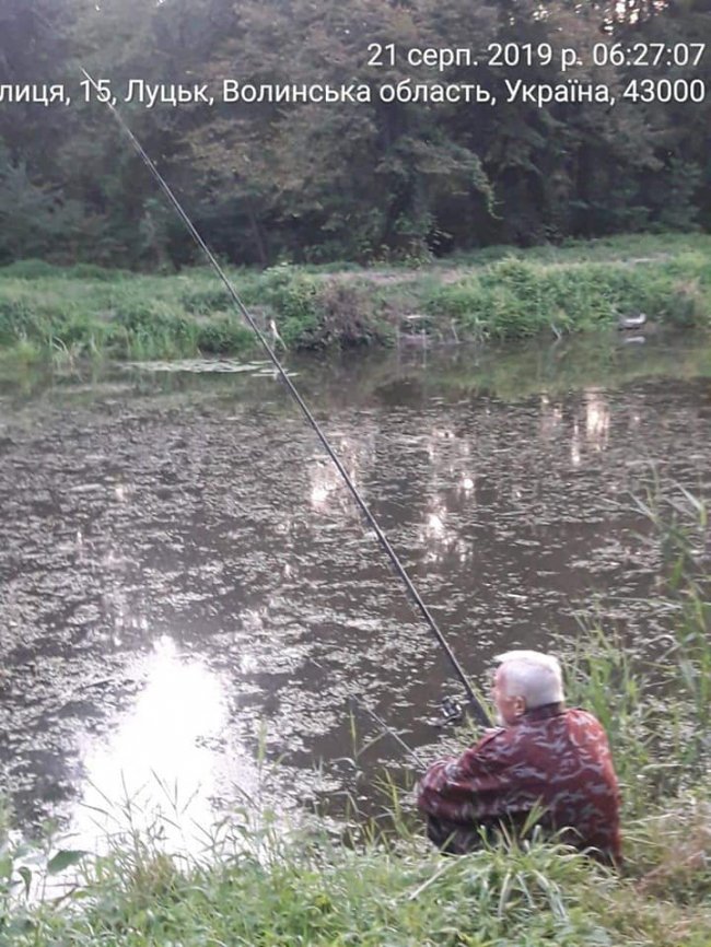 У центральному парку Луцька зловили браконьєрів-рибалок. ФОТО