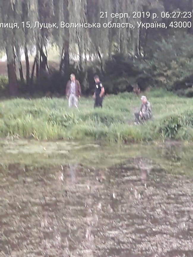 У центральному парку Луцька зловили браконьєрів-рибалок. ФОТО
